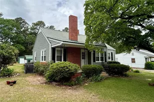 211 N Roberts St, Raeford, NC 28376 - Photo 2