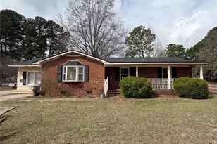 1943 Shiloh Dr, Fayetteville, NC 28304 - Photo 1