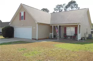 502 Cypress Dr, Raeford, NC 28376 - Photo 1
