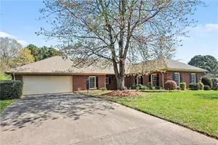 1109 Radcliff Dr, Sanford, NC 27330 - Photo 4