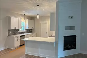 15640 Raccoon Run, Wagram, NC 28396 - Photo 4