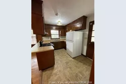 395 N Gaines Street, Southern Pines, NC 28387 - Photo 4