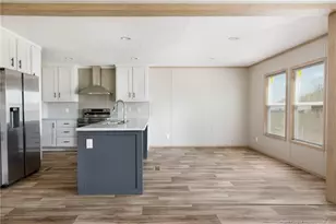 389 Corner Oaks Dr, Saint Pauls, NC 28384 - Photo 4