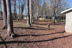 2009 Woodcrest Dr, Sanford, NC 27330 - Photo 6