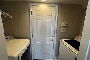 2118 Queen Elizabeth Ln, Hope Mills, NC 28348 - Photo 8