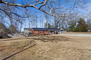 417 E Donaldson Ave, Raeford, NC 28376 - Photo 2
