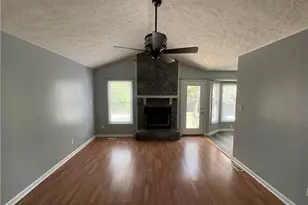 3355 Lubbock Dr, Hope Mills, NC 28348 - Photo 2