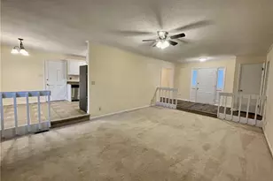 2109 Hollyridge Pl, Fayetteville, NC 28304 - Photo 10