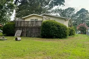 877 Stoneykirk Dr, Fayetteville, NC 28314 - Photo 2