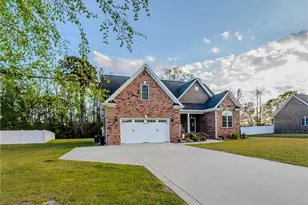 87 Brownstone Dr, Lumberton, NC 28360 - Photo 2