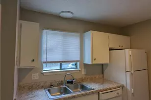 833 Applewood Ln, Fayetteville, NC 28303 - Photo 2