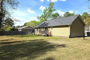 257 Berwick Dr, Raeford, NC 28376 - Photo 4