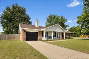 7686 Beverly Dr, Fayetteville, NC 28314 - Photo 2