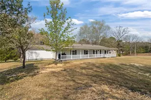 202 Katherine Dr, Sanford, NC 27332 - Photo 2