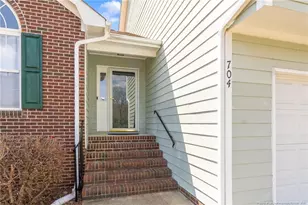 704 Fairbluff Dr, Hope Mills, NC 28348 - Photo 4