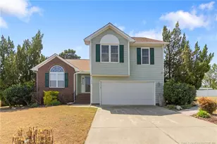 704 Fairbluff Dr, Hope Mills, NC 28348 - Photo 1