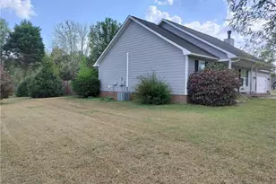 103 Kingsberry Ct, Raeford, NC 28376 - Photo 2