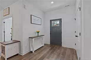 30220 W Lake Dr, Wagram, NC 28396 - Photo 4