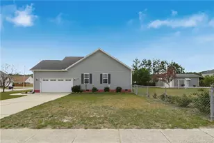 417 Bellgrove Dr, Hope Mills, NC 28348 - Photo 4