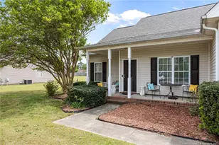 345 Hidalgo Dr, Raeford, NC 28376 - Photo 2