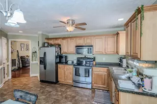 3613 Woodcliff Dr, Lumberton, NC 28358 - Photo 12