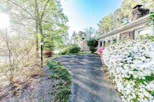 820 Primrose Ln, Sanford, NC 27330 - Photo 2