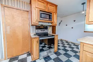 820 Primrose Ln, Sanford, NC 27330 - Photo 10