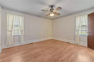 344 S 4th St, Saint Pauls, NC 28384 - Photo 18