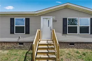 1235 Martin Rd, Saint Pauls, NC 28384 - Photo 4