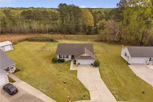 253 Farmstead Ct, Rockingham, NC 28379 - Photo 2