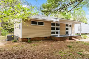 1032 Elizabeth Dr, Laurinburg, NC 28352 - Photo 2