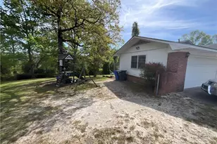 559 Cimarron Dr, Fayetteville, NC 28303 - Photo 2