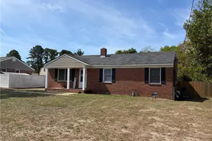 1904 Westhill Dr, Fayetteville, NC 28304 - Photo 2