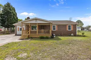 4709 Quaker Ct, Hope Mills, NC 28348 - Photo 2