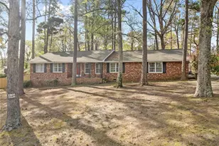 2125 Forest Hills Dr, Fayetteville, NC 28303 - Photo 4