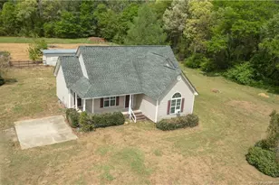 6758 Parkton Rd, Parkton, NC 28371 - Photo 2