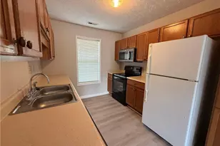 105 Yasmine Dr, Raeford, NC 28376 - Photo 4