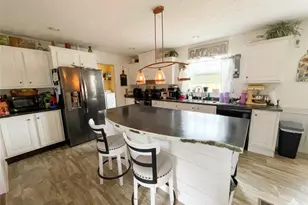 33 Chadbourn Dr, Lumberton, NC 28360 - Photo 4