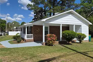 103 Robeson St, Lumberton, NC 28358 - Photo 2
