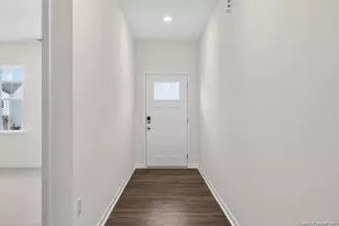 706 Lazy Elm Ln, Aberdeen, NC 28315 - Photo 2