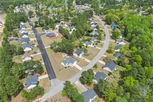 122 Jefferson Dr, Raeford, NC 28376 - Photo 2