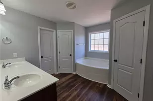 366 Carolina Oaks Cir, Linden, NC 28356 - Photo 12