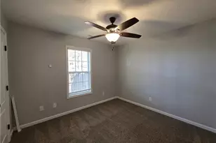 366 Carolina Oaks Cir, Linden, NC 28356 - Photo 18