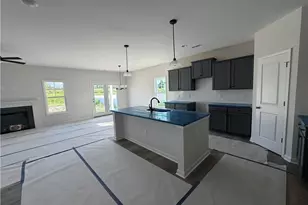 193 Seaford Ln, Aberdeen, NC 28315 - Photo 2