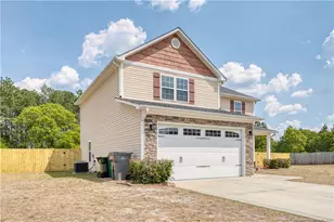 2237 Sir Michael Dr, Hope Mills, NC 28348 - Photo 2