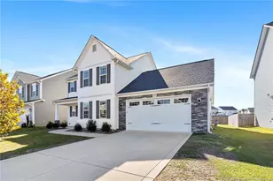 1664 Seattle Slew Ln, Hope Mills, NC 28348 - Photo 2