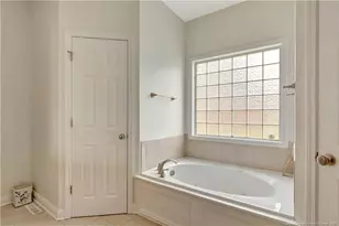 200 Baymeadow Bnd, Lumberton, NC 28358 - Photo 12