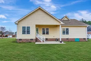 200 Baymeadow Bnd, Lumberton, NC 28358 - Photo 22