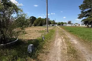 230 Meadow Rd, Lumberton, NC 28358 - Photo 36