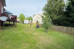 3609 Heatherbrooke Dr, Fayetteville, NC 28306 - Photo 32